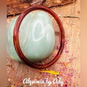 SKINNY MINIMALIST AMBER ACRYLIC BRACELET